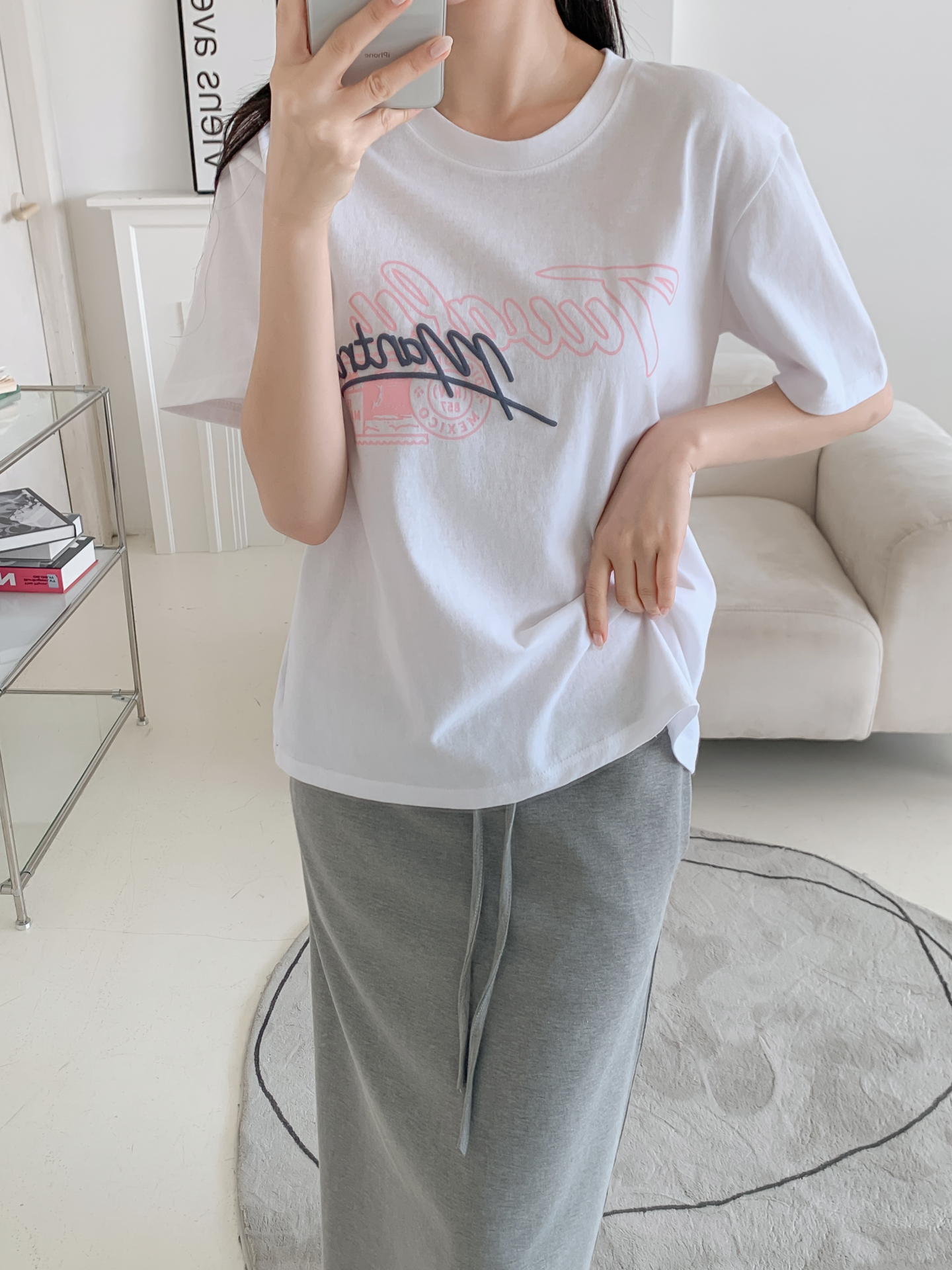 コットンラウンドネックベーシックルーズ半袖ロゴTシャツ | 詳細画像17