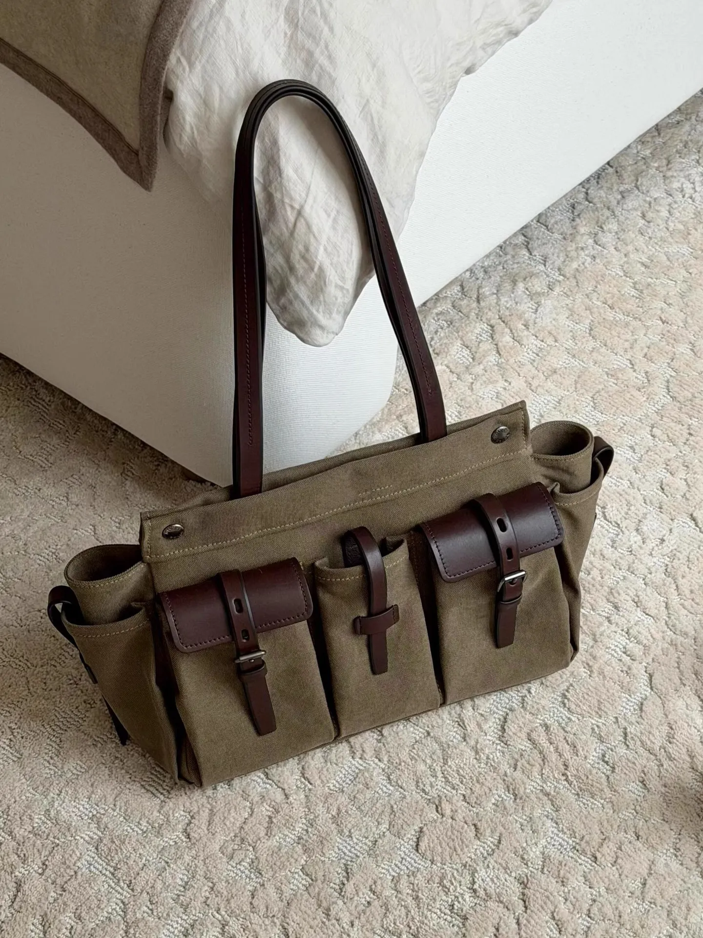 レザー調ポケットトートバッグショルダーバッグ | whosbag | 詳細画像1