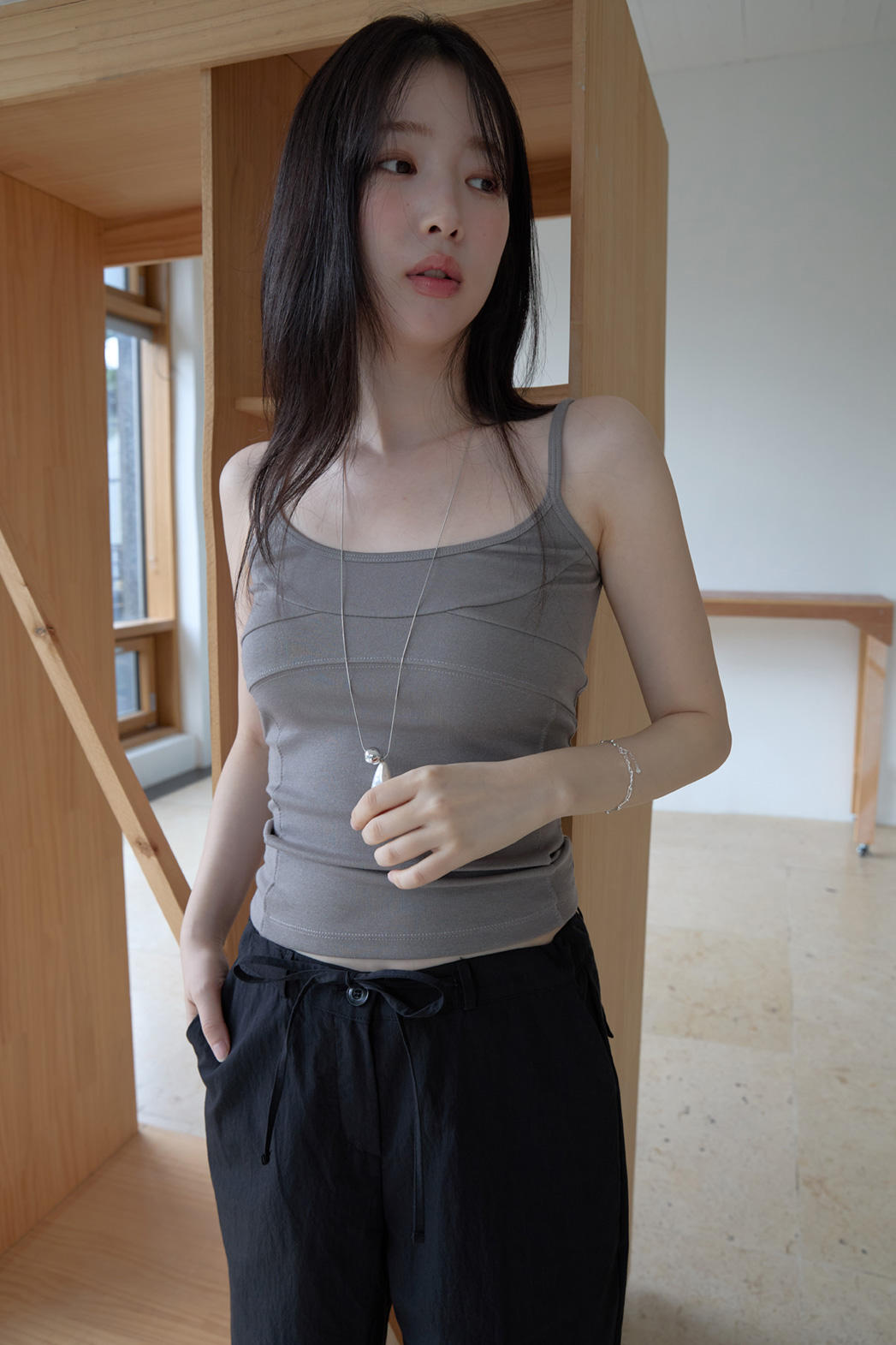 コットンUネッククロップドスリム無地キャミソールSS | 詳細画像23