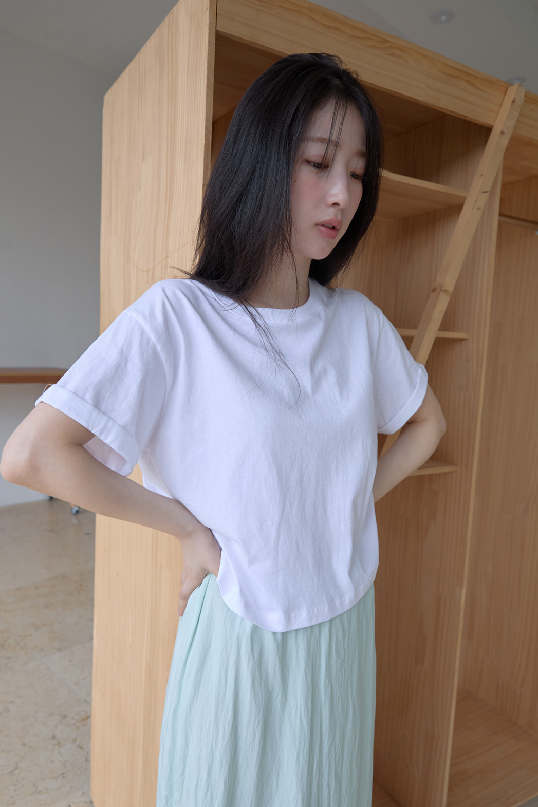 コットンラウンドネックオーバーサイズロールアップセミクロップド無地TシャツSS | 詳細画像6