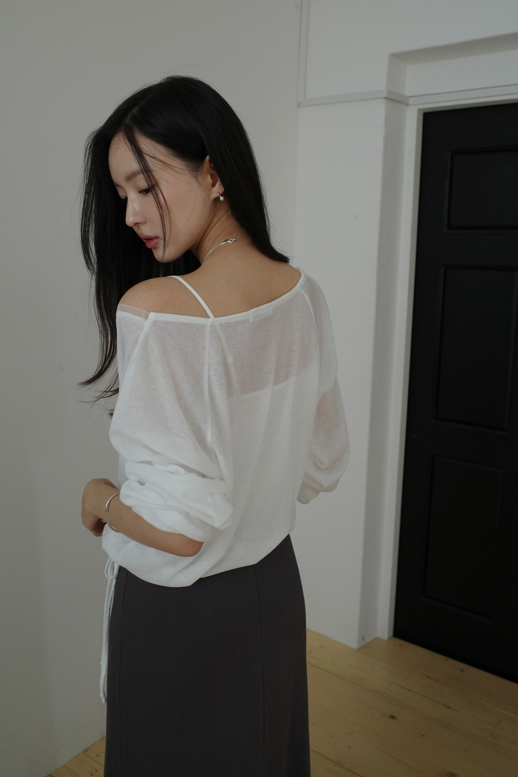シースルーVネックオーバーサイズドロップショルダー無地Tシャツ | DHOLIC | 詳細画像23