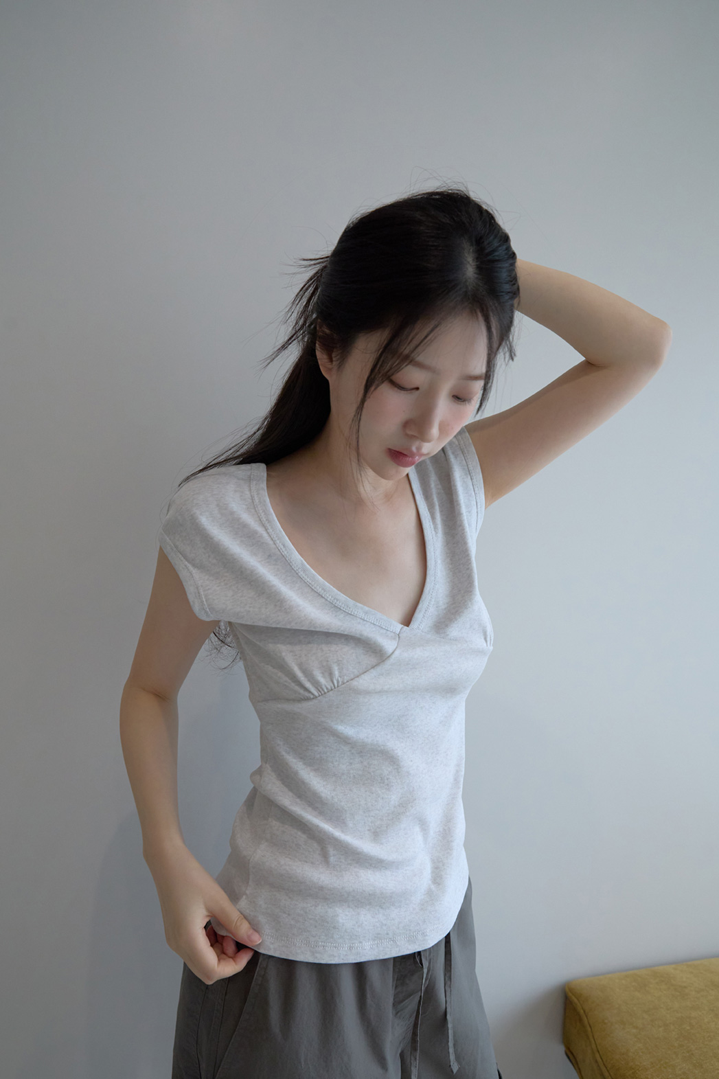 コットンVネックフレンチスリーブクロップドスリム無地TシャツSS | 詳細画像3