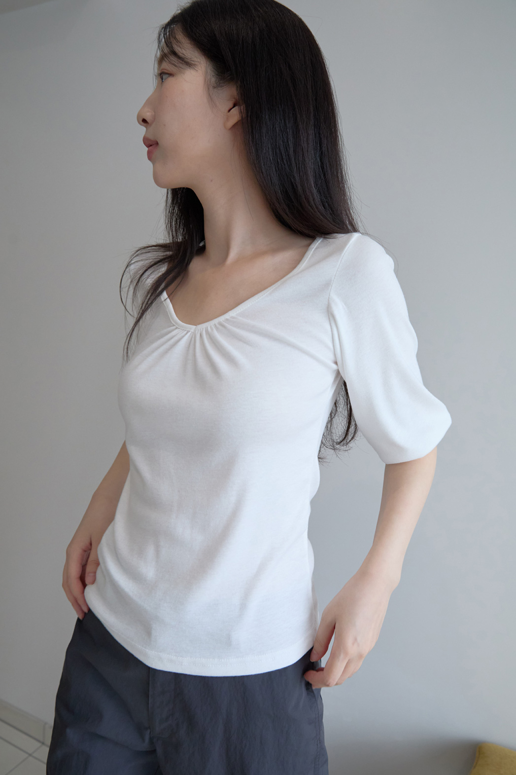 Vネックシャーリング7分袖セミクロップド無地TシャツSS | 詳細画像9