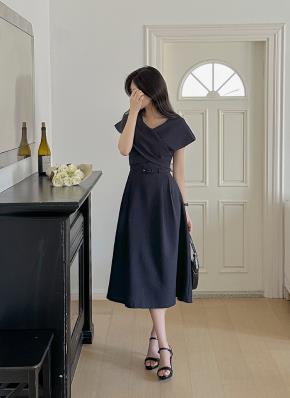 【美品】DOLCE&GABBANA フレアワンピース ブラック 膝丈 38 半袖 美品 D&G ワンピース 膝丈 38 DOLCE&GABBANA - 【極美品