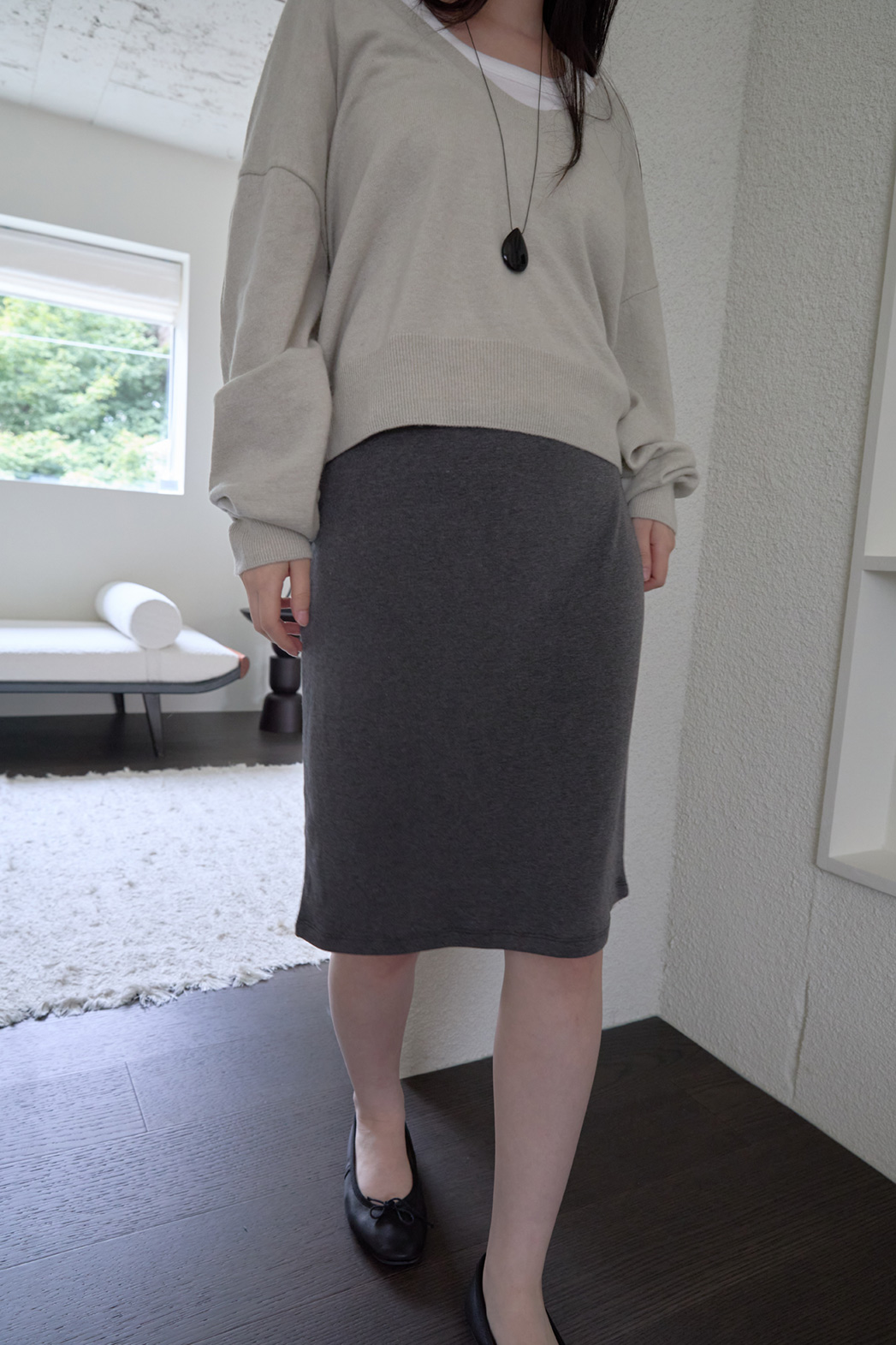 ウール混ラウンドネックセミクロップド無地ニットFW | 詳細画像5