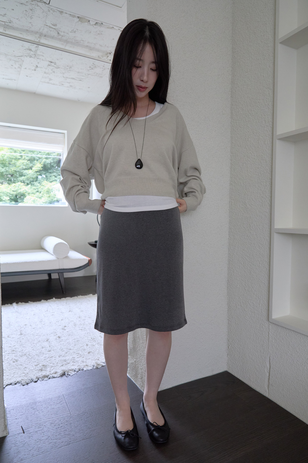 ウール混ラウンドネックセミクロップド無地ニットFW | 詳細画像7