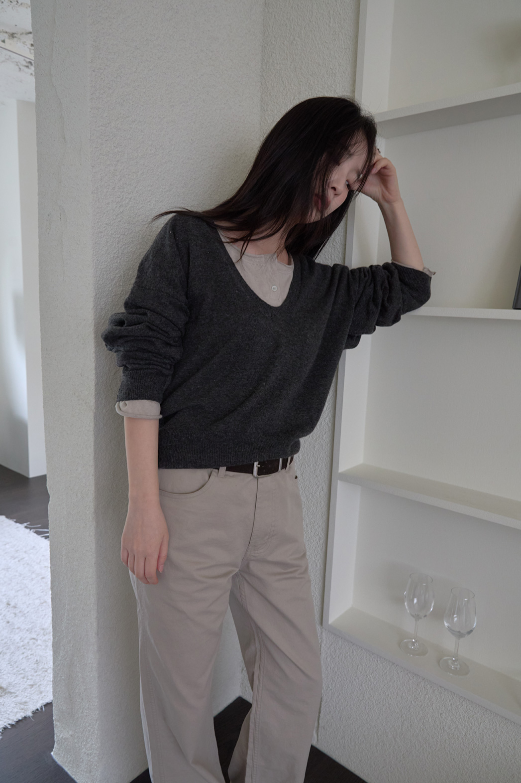 ウール混ラウンドネックセミクロップド無地ニットFW | 詳細画像17