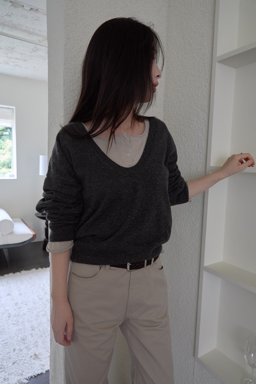 ウール混ラウンドネックセミクロップド無地ニットFW | 詳細画像18