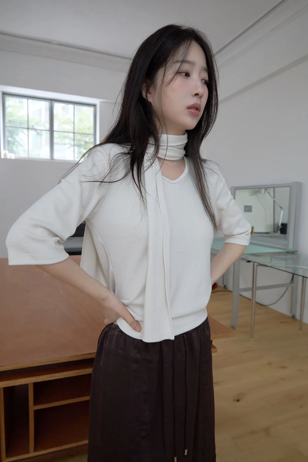 起毛Vネックスリムスカーフネックセミクロップド無地TシャツFW | 詳細画像1