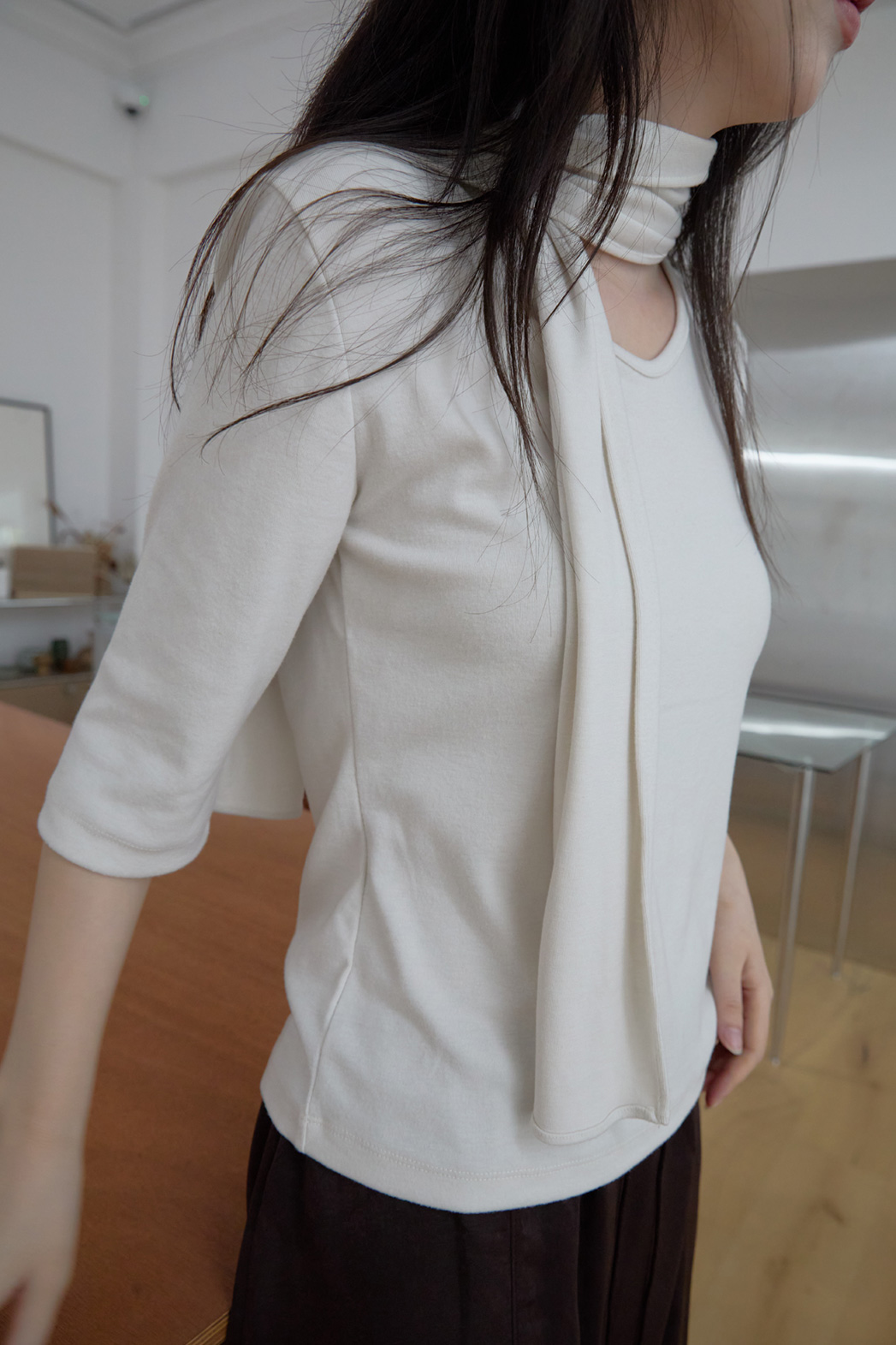 起毛Vネックスリムスカーフネックセミクロップド無地TシャツFW | 詳細画像9