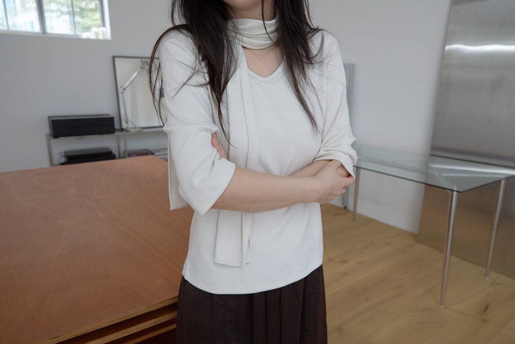 起毛Vネックスリムスカーフネックセミクロップド無地TシャツFW | 詳細画像14