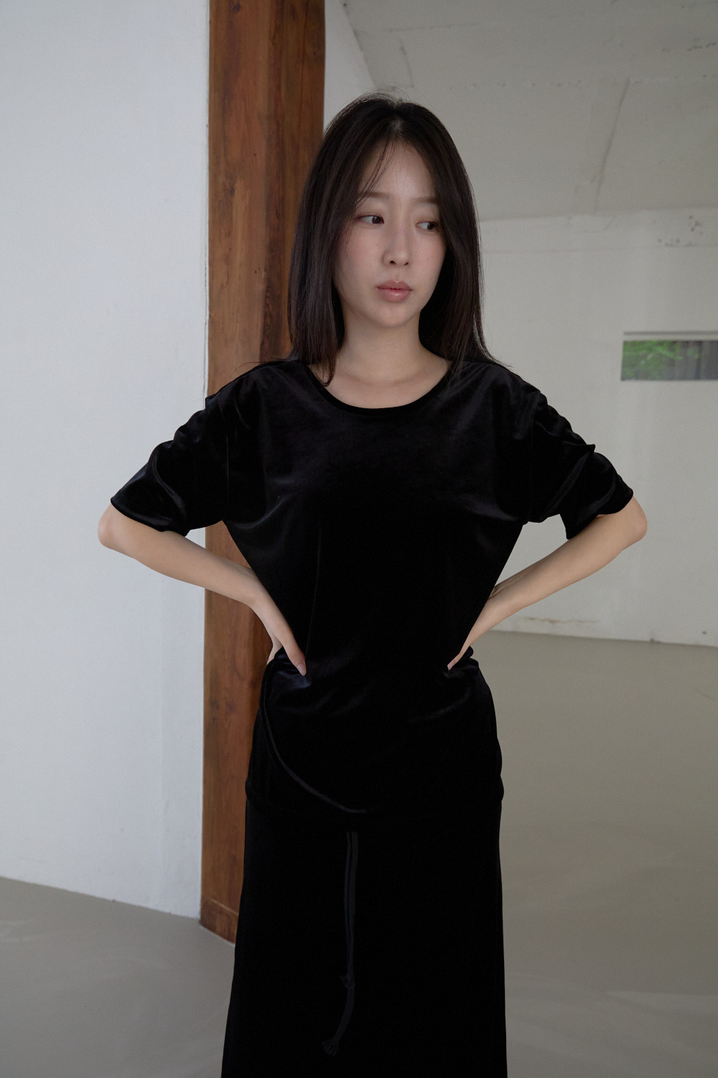 起毛ベルベットオーバーサイズルーズバックレス無地TシャツFW | 詳細画像17