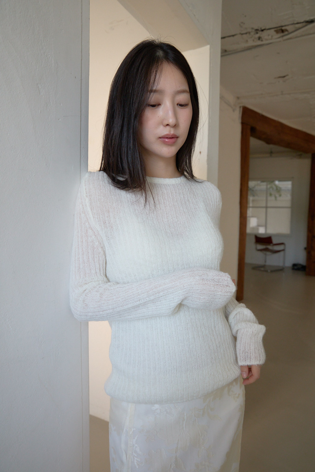 アルパカ混紡ラウンドネックスリムリブ無地ニットFW | 詳細画像2
