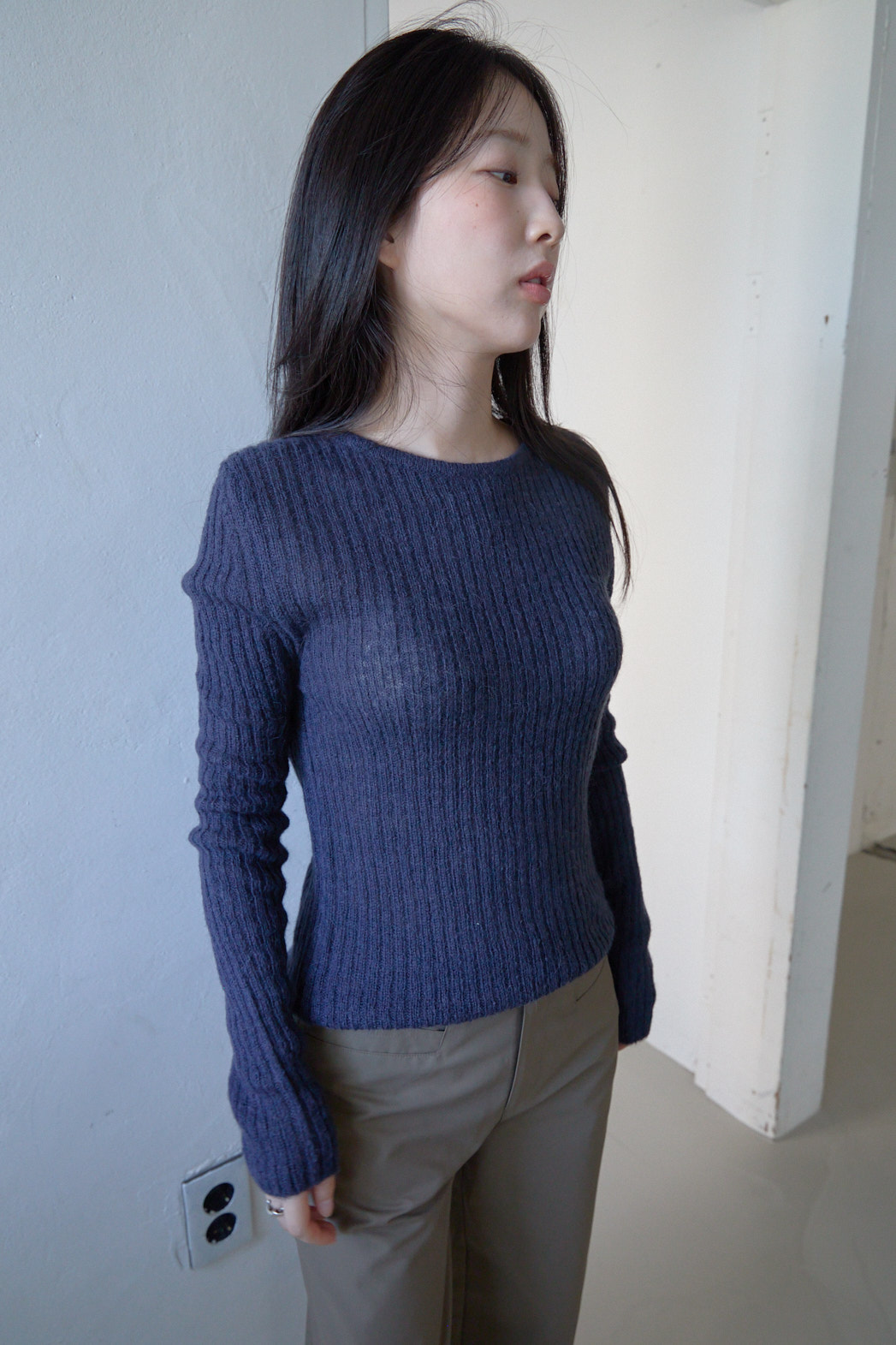 アルパカ混紡ラウンドネックスリムリブ無地ニットFW | 詳細画像14