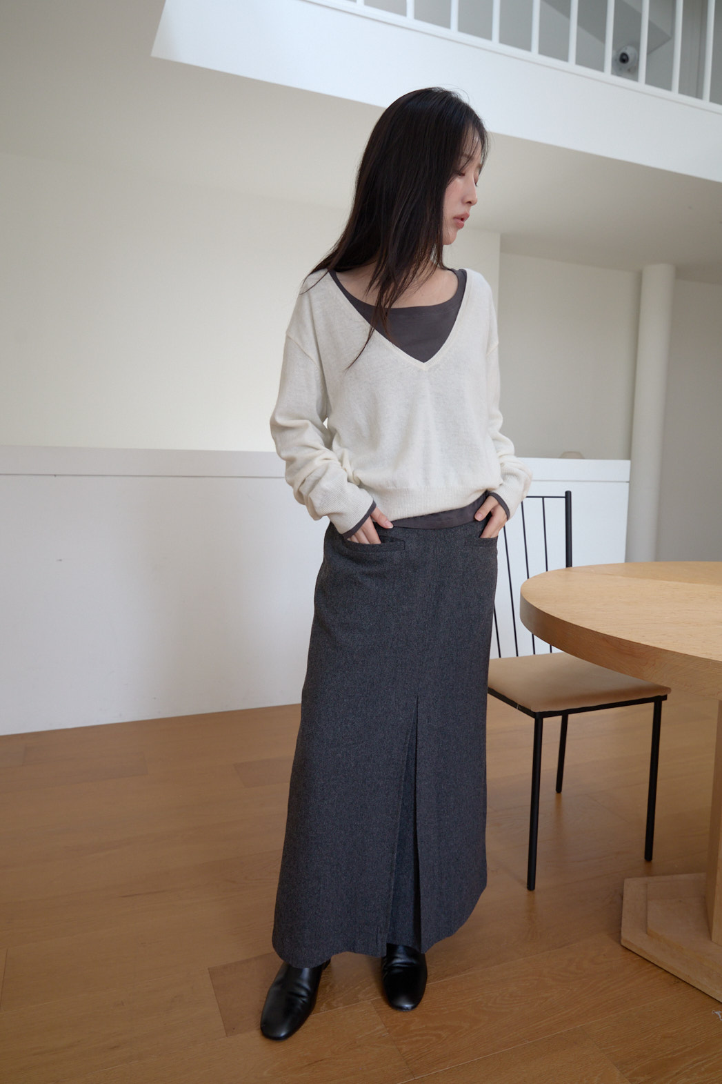 ウール混カシミヤ混Vネックベーシックセミクロップド無地ニットFW | 詳細画像22
