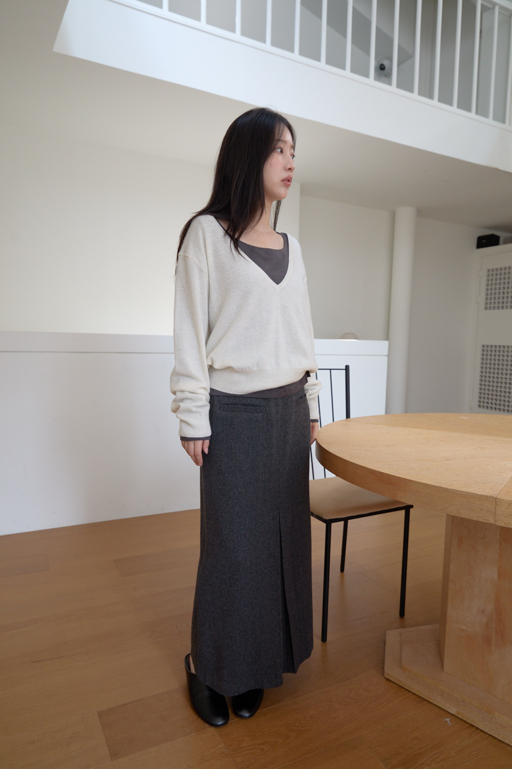 ウール混カシミヤ混Vネックベーシックセミクロップド無地ニットFW | 詳細画像31