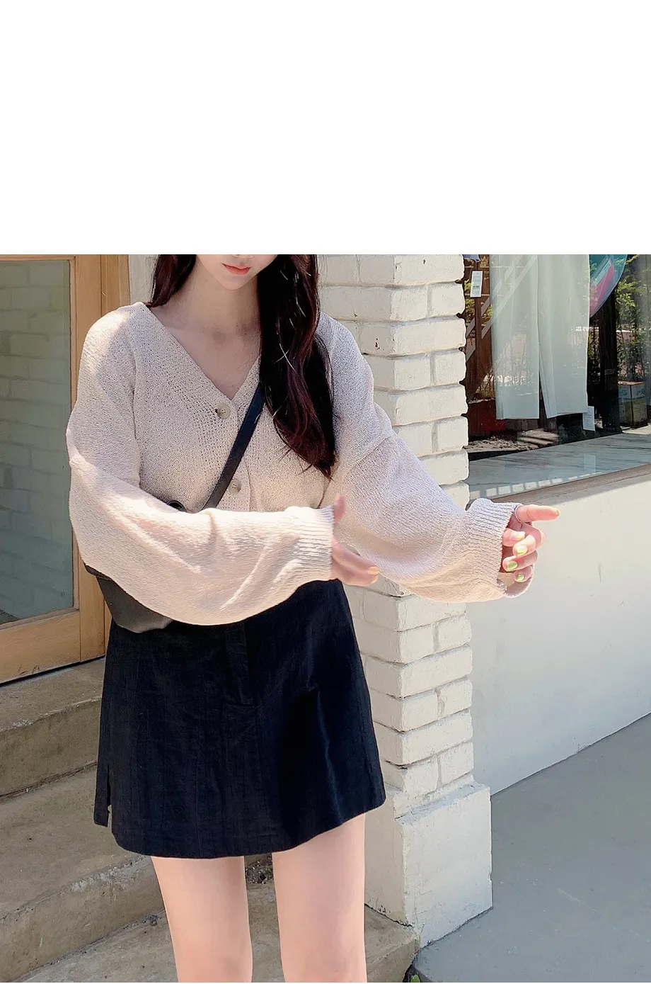 리리앤코 토리야 브이넥 니트 가디건