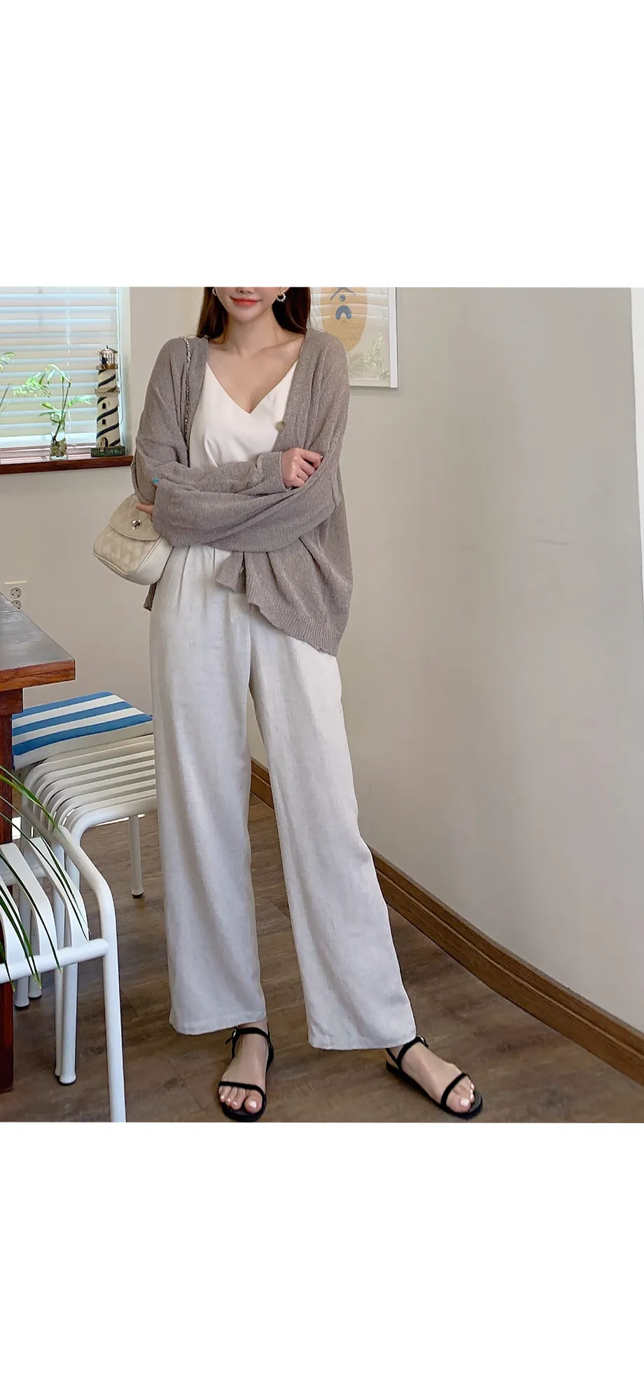 리리앤코 토리야 브이넥 니트 가디건