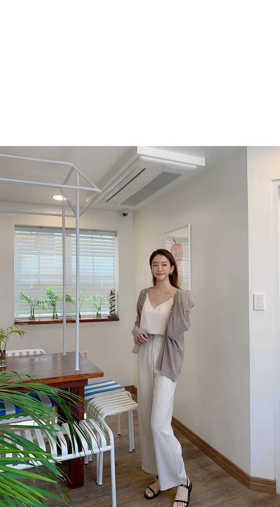 리리앤코 토리야 브이넥 니트 가디건