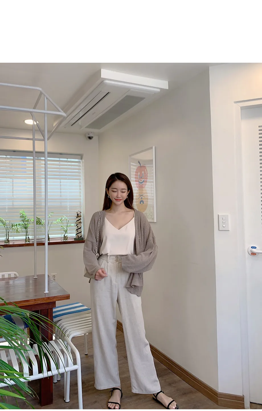 리리앤코 토리야 브이넥 니트 가디건