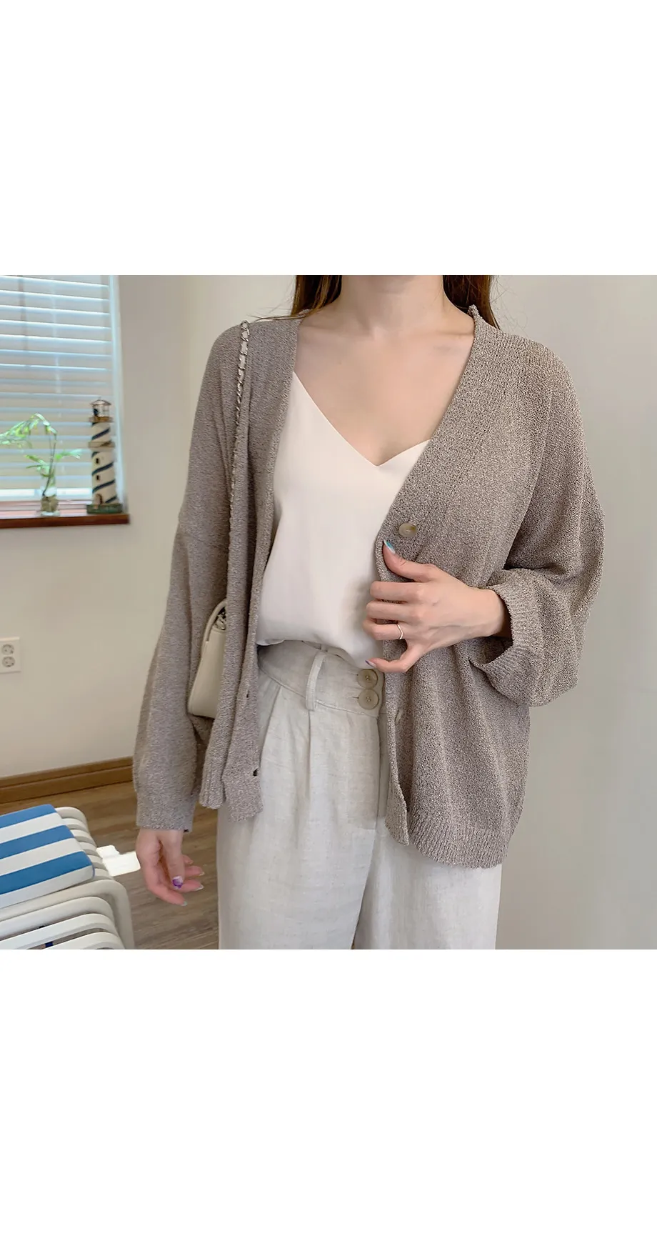 리리앤코 토리야 브이넥 니트 가디건
