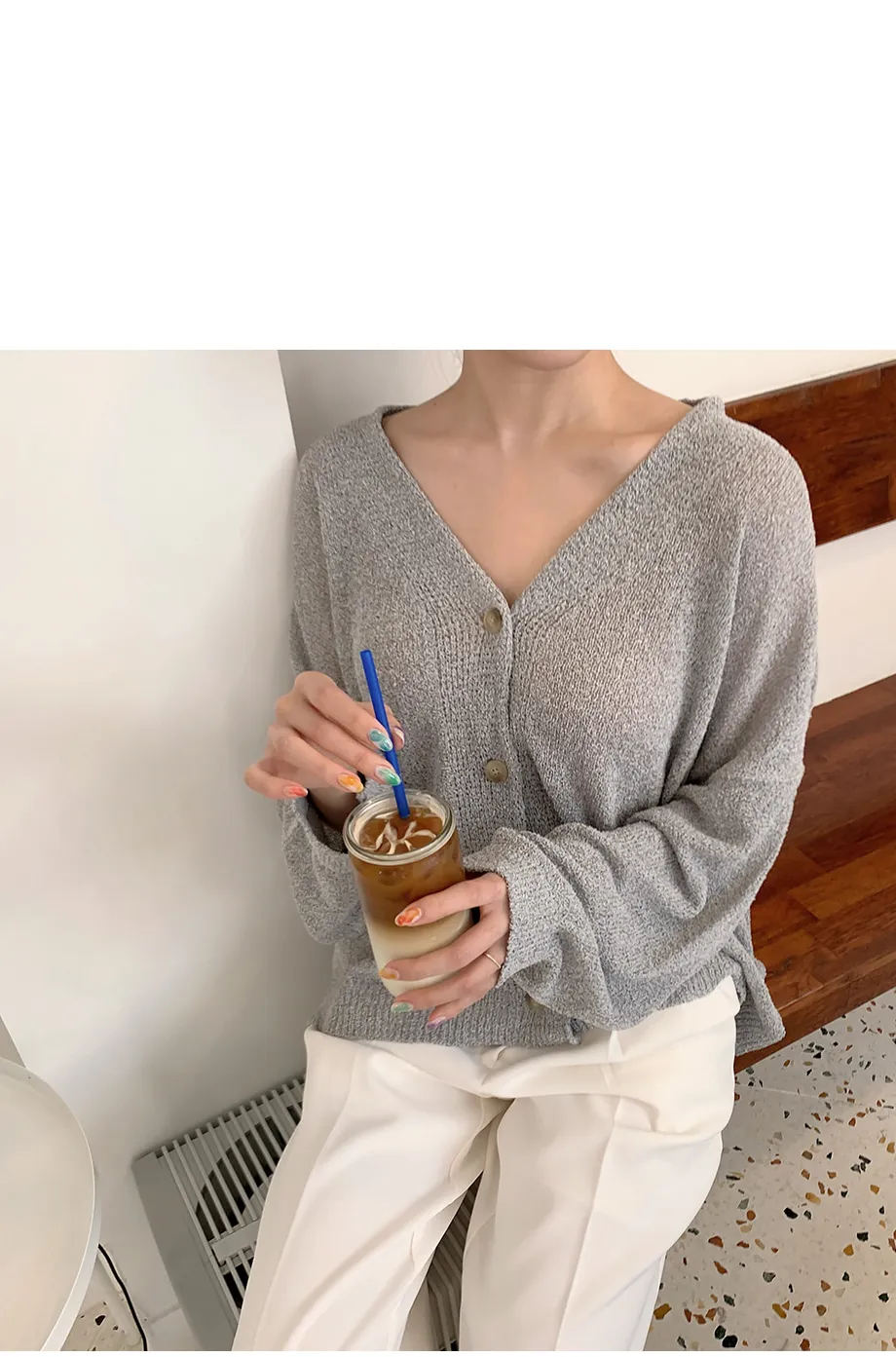 리리앤코 토리야 브이넥 니트 가디건