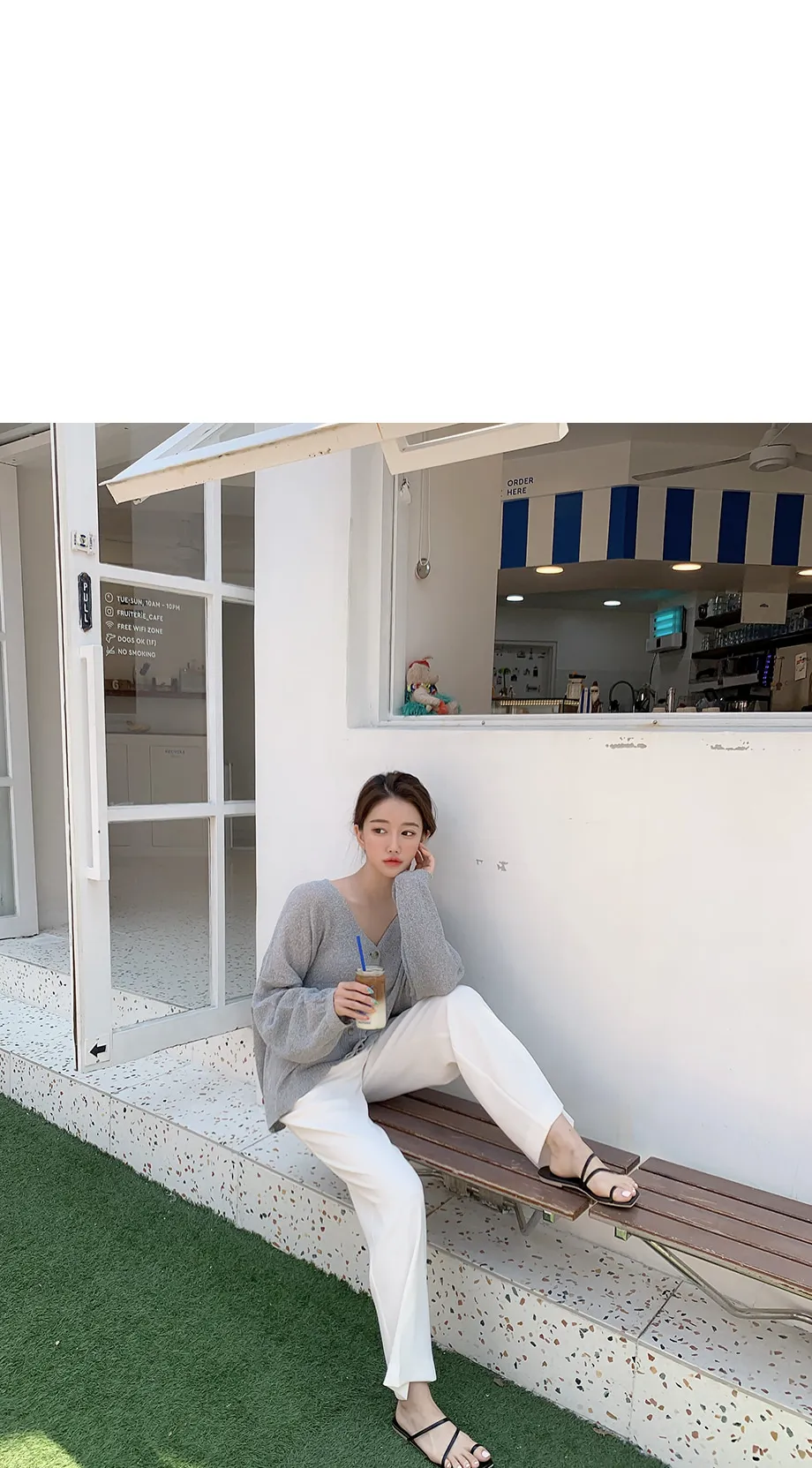 리리앤코 토리야 브이넥 니트 가디건