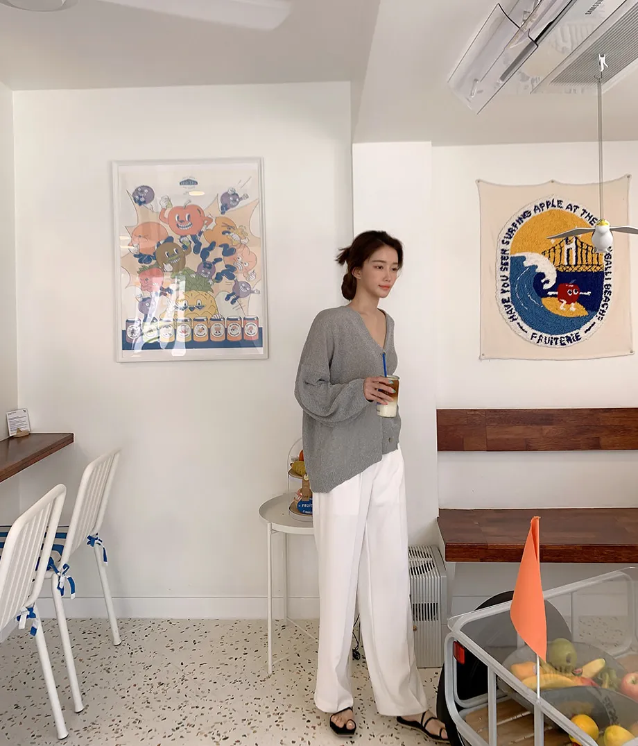 리리앤코 토리야 브이넥 니트 가디건