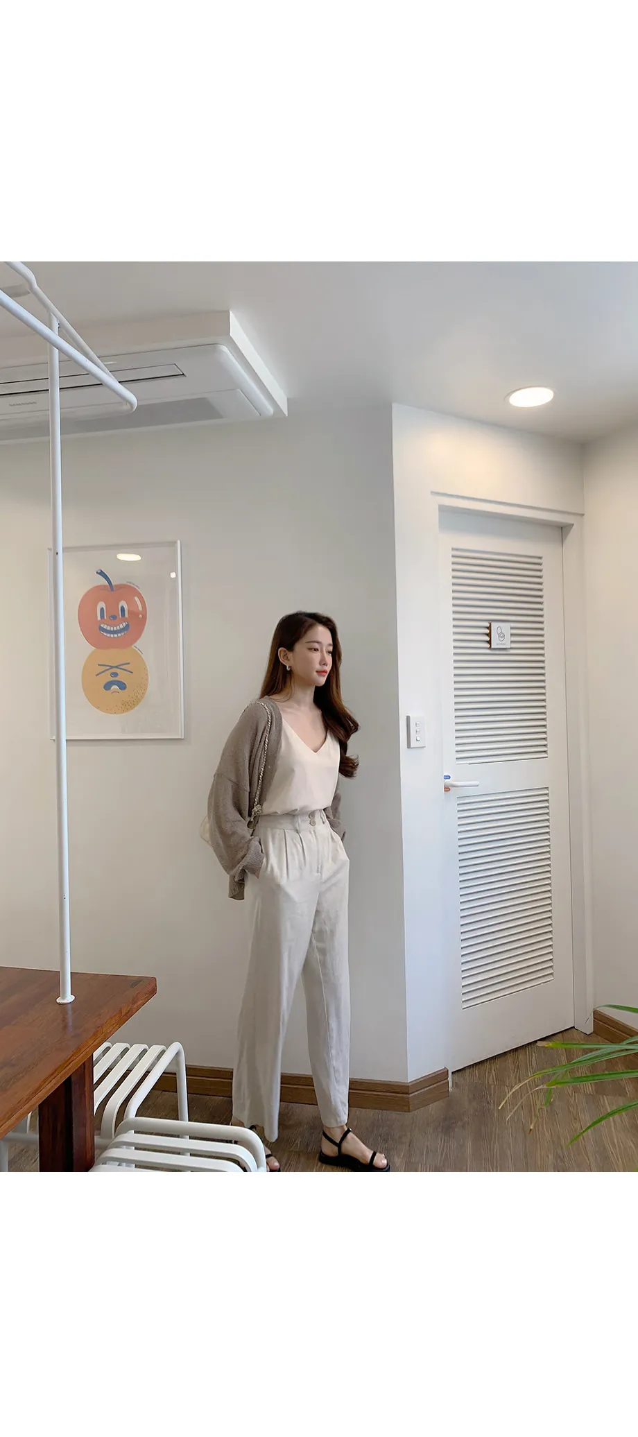 리리앤코 토리야 브이넥 니트 가디건