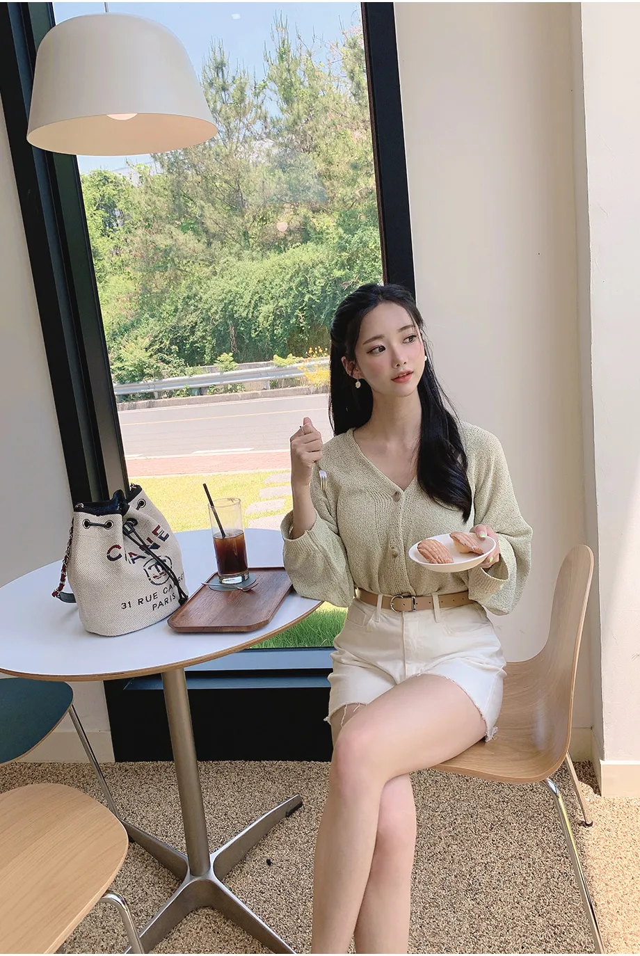 리리앤코 토리야 브이넥 니트 가디건