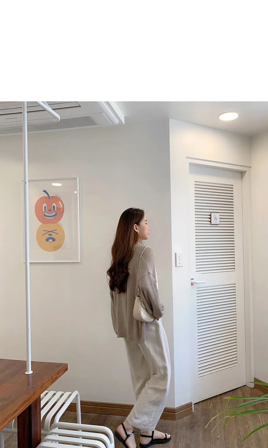 리리앤코 토리야 브이넥 니트 가디건