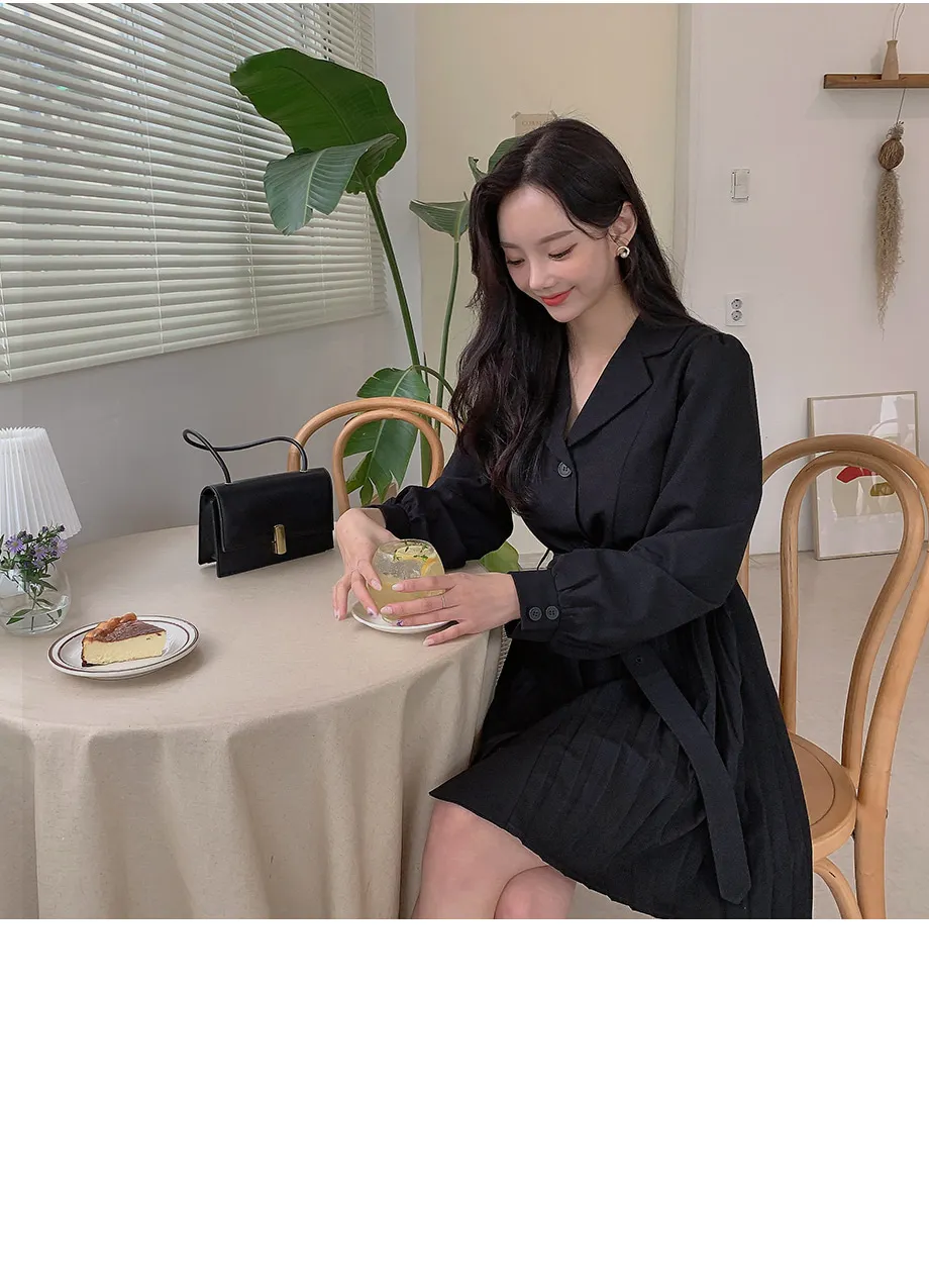 리리앤코 틸렌 카라넥 벨트 플리츠 원피스