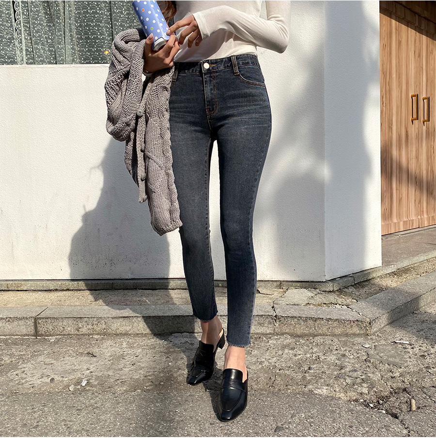 カットヘムスキニーデニムパンツ | レディースファッション通販