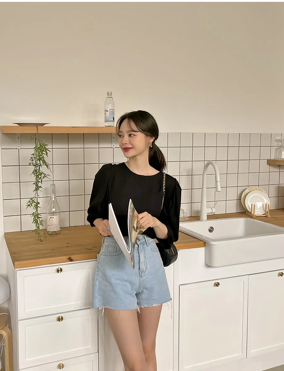 리리앤코 샤롤린 퍼프 블라우스