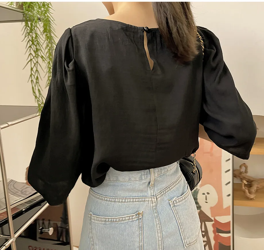 리리앤코 샤롤린 퍼프 블라우스