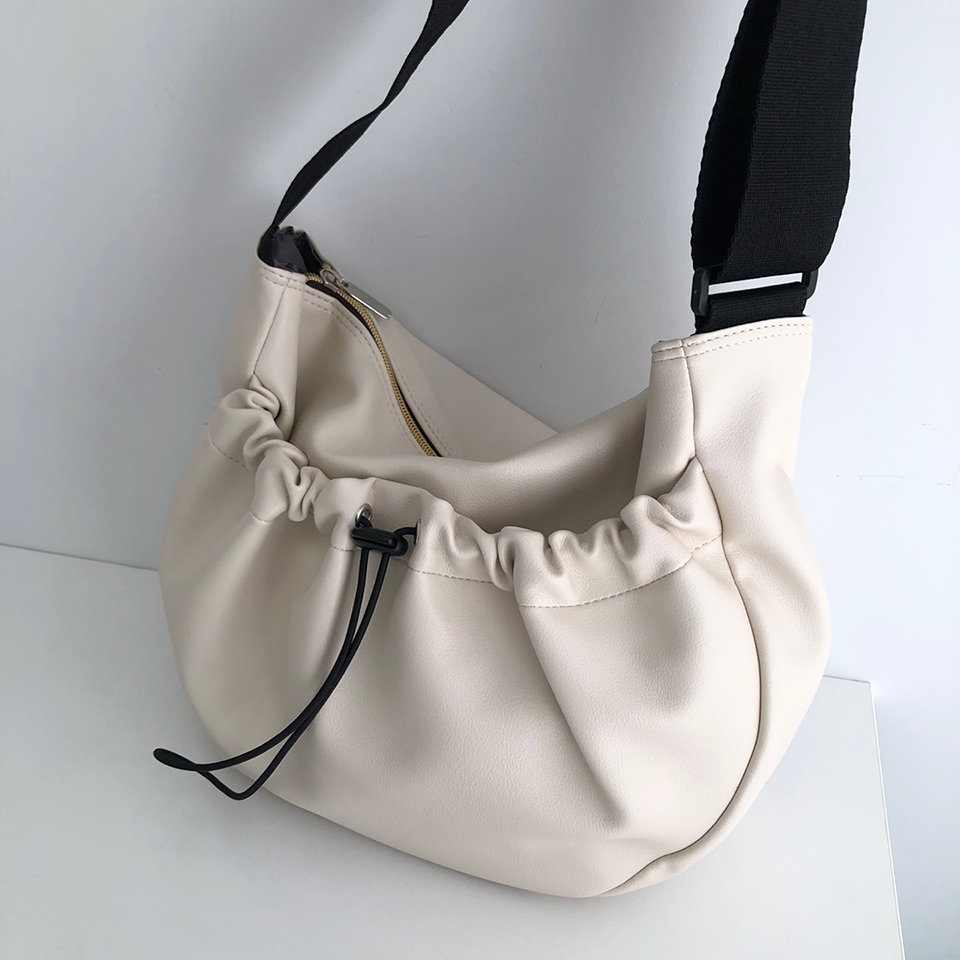 レザー調ストリングショルダーバッグ | レディースファッション レザー調ストリングショルダーバッグ | レディースファッション