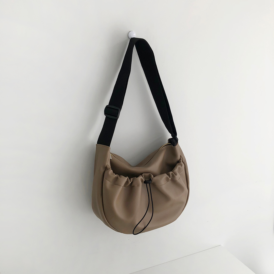 レザー調ストリングショルダーバッグ | レディースファッション レザー調ストリングショルダーバッグ | レディースファッション