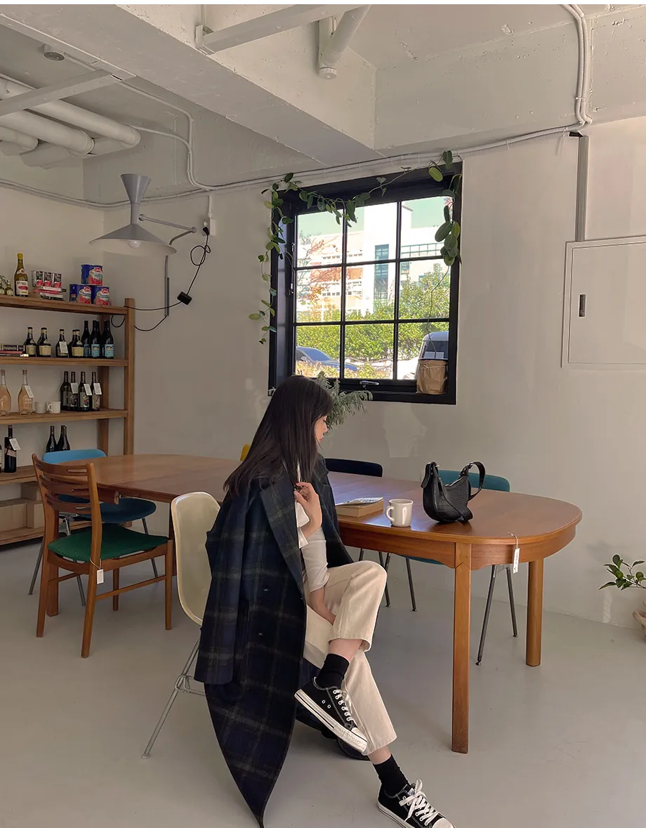 리리앤코 하플링 더블버튼 체크 뒷트임 롱 코트