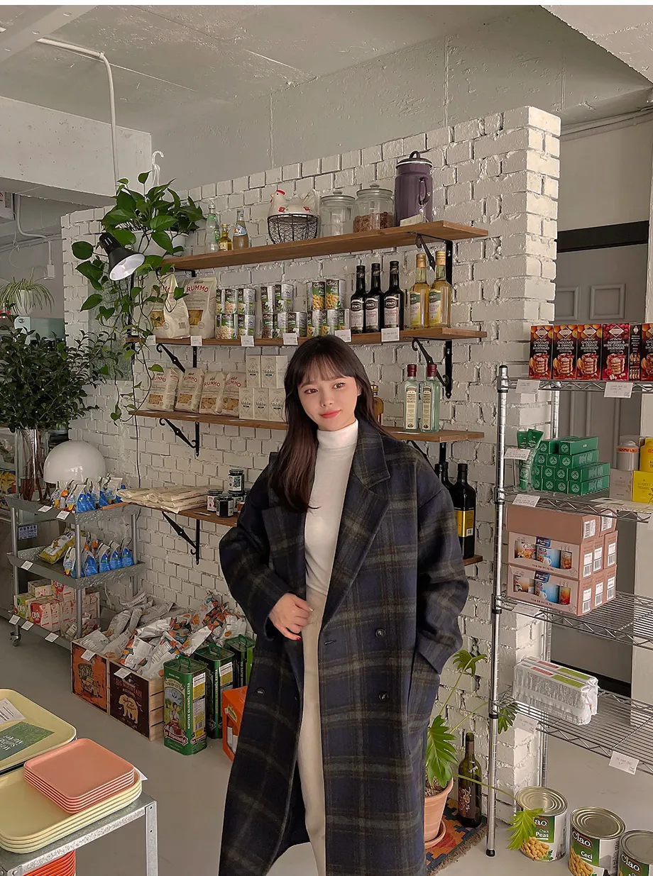 리리앤코 하플링 더블버튼 체크 뒷트임 롱 코트