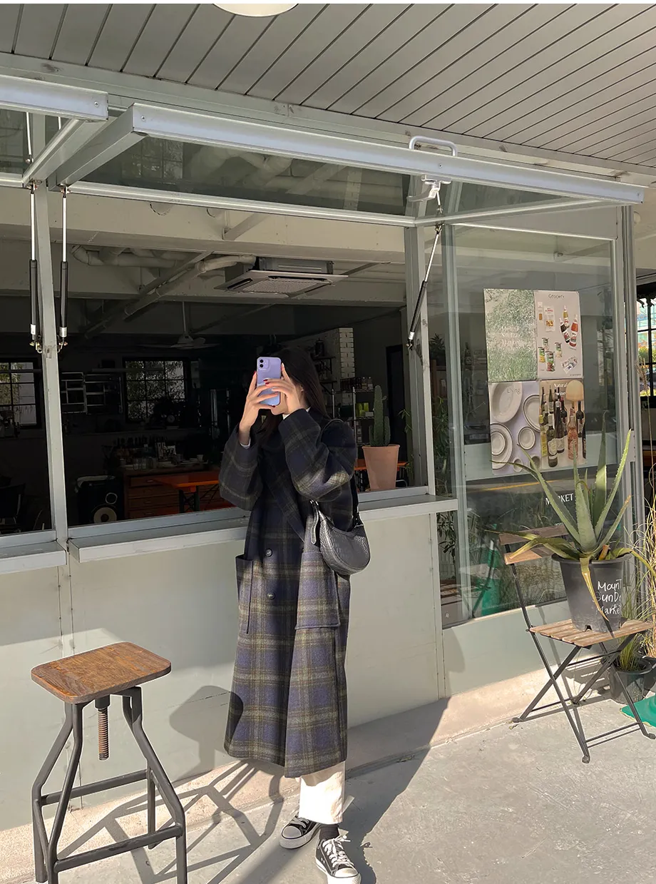 리리앤코 하플링 더블버튼 체크 뒷트임 롱 코트