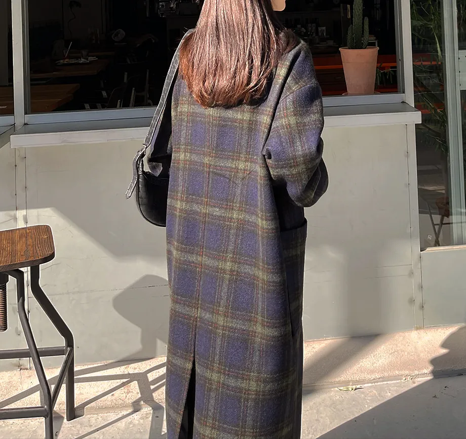 리리앤코 하플링 더블버튼 체크 뒷트임 롱 코트