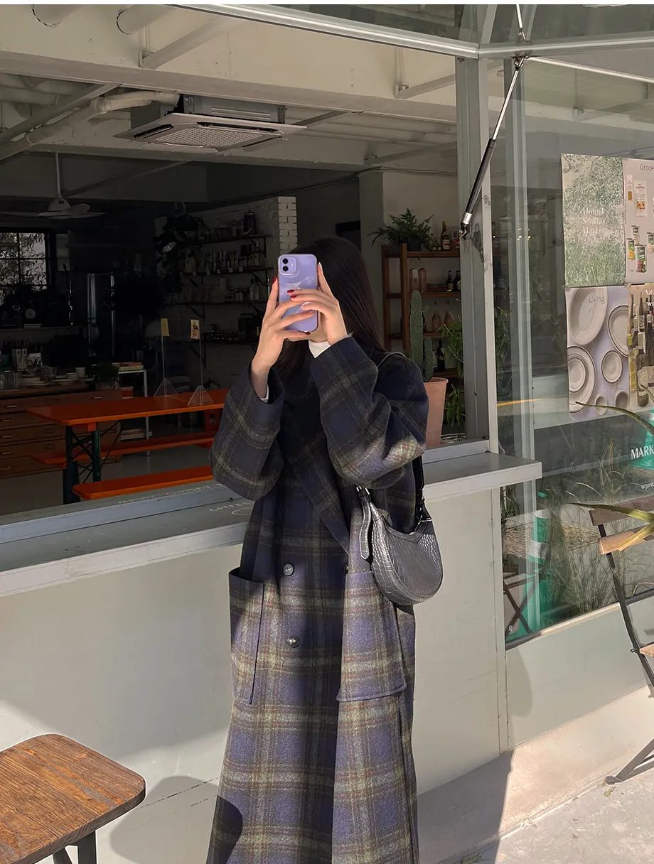 리리앤코 하플링 더블버튼 체크 뒷트임 롱 코트