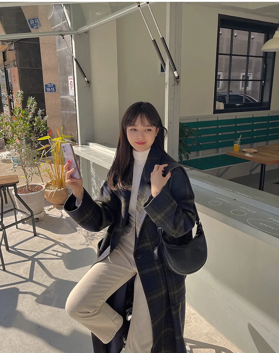 리리앤코 하플링 더블버튼 체크 뒷트임 롱 코트