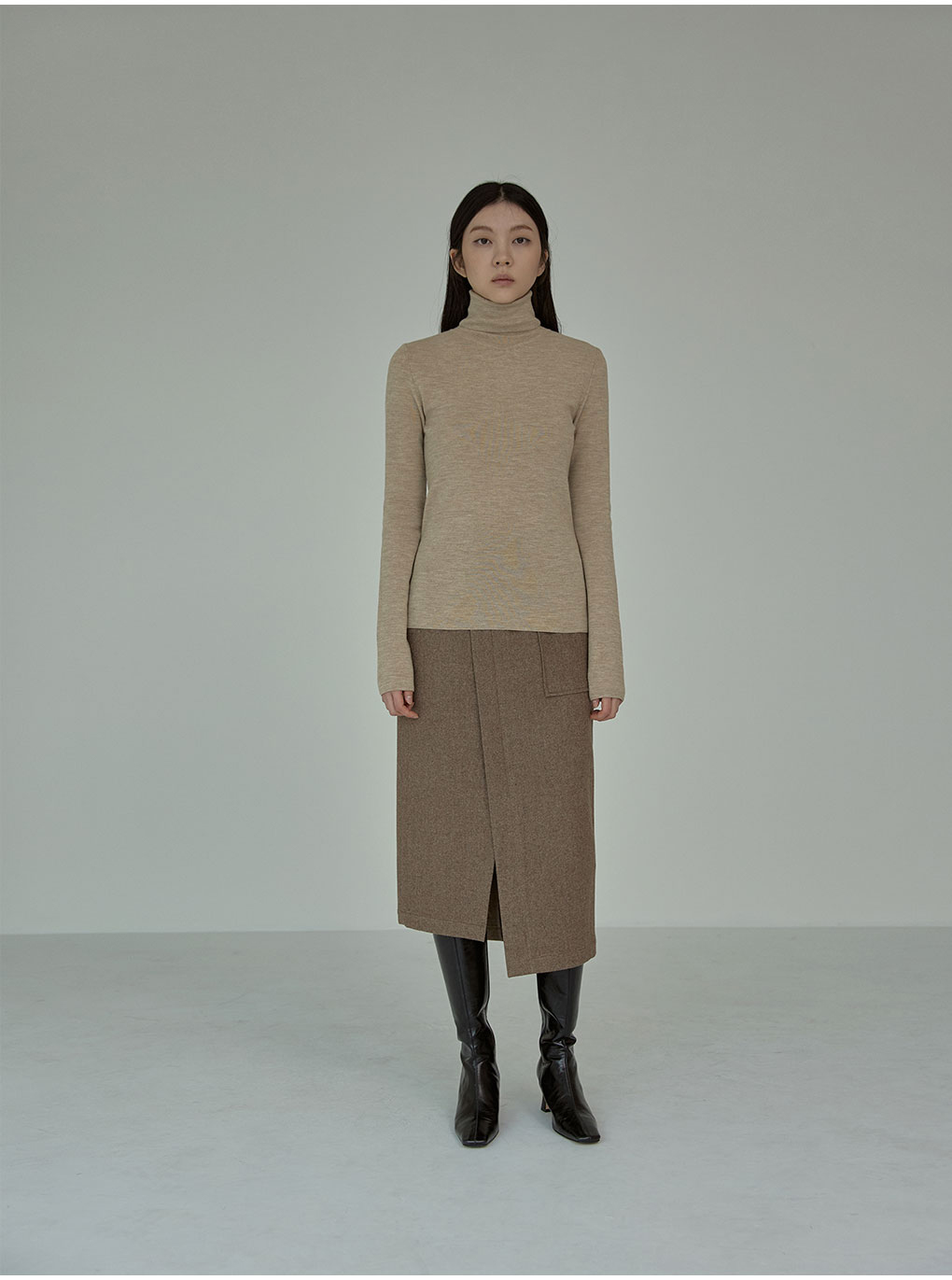 KHAITE ベージュ タートルネックカシミヤセーター カシミヤ混