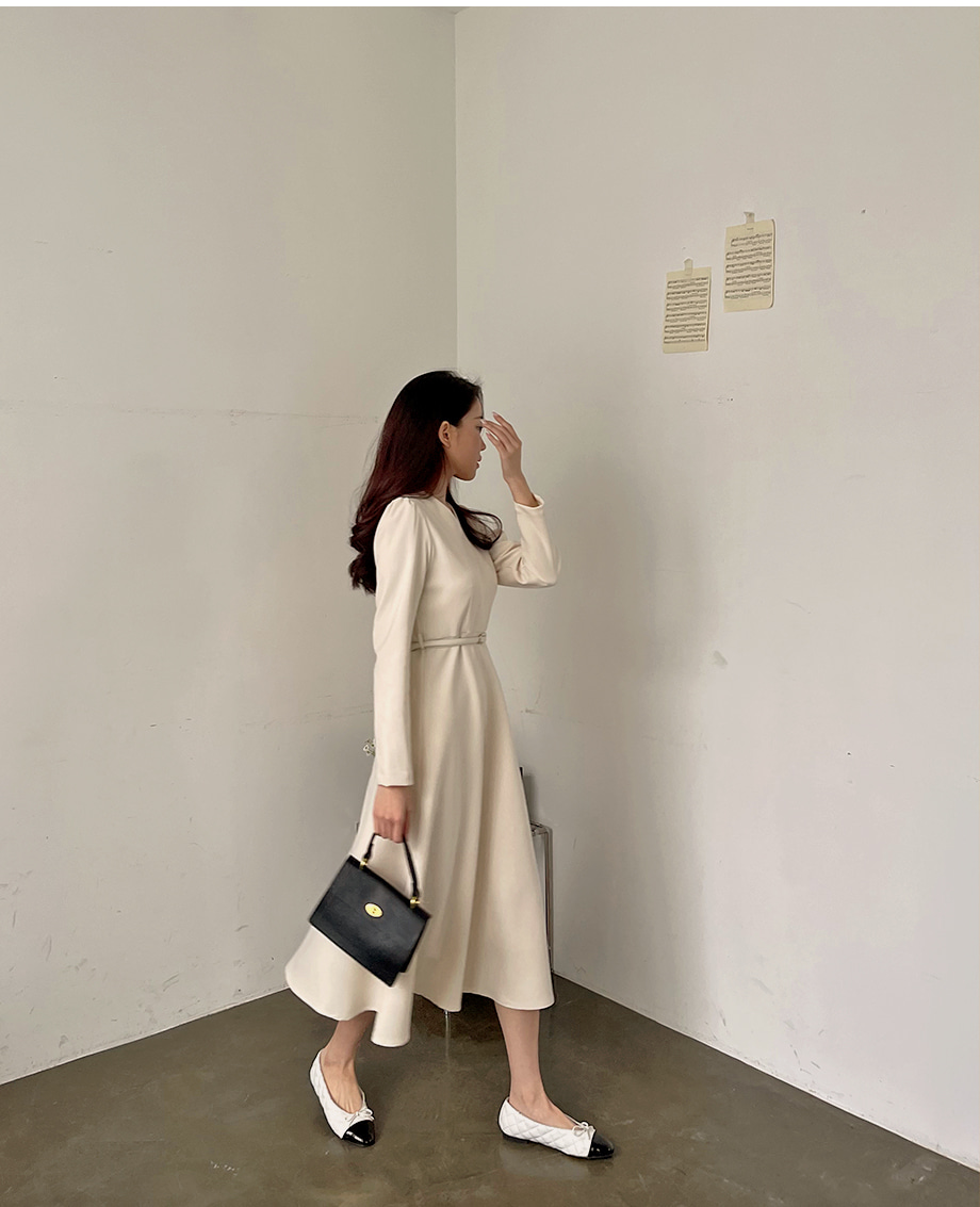 Donna Karan ベルト付きVネックワンピース Belted Sheath Dress | Sheath Dress | Donna Karan