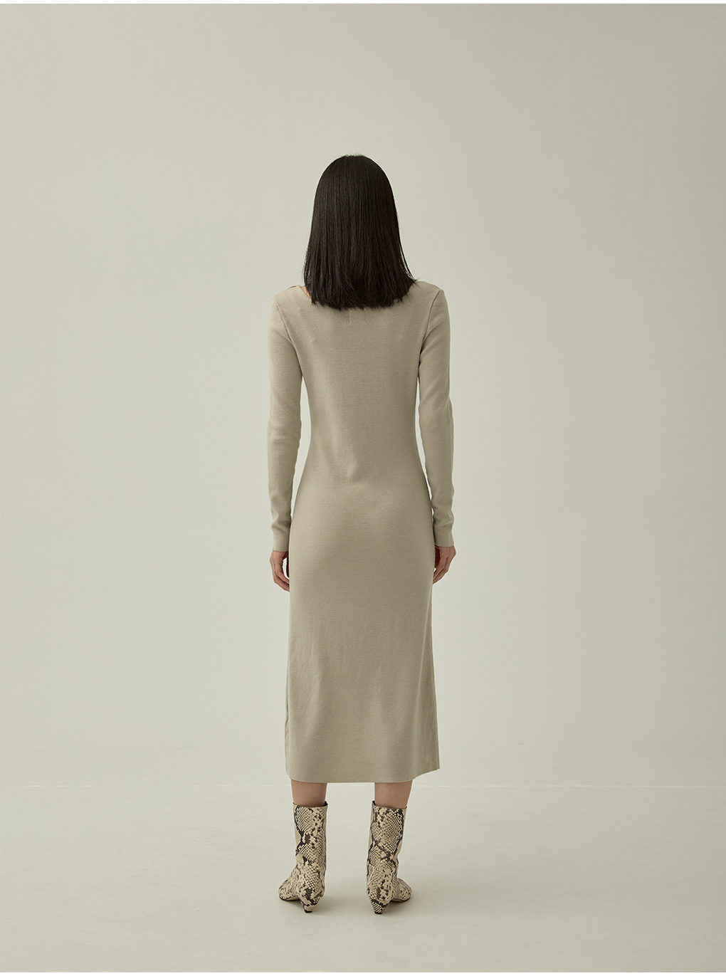 極美品♡ELISABETTA FRANCHI 　ニットワンピース　ベージュ スクエアネックニットワンピース(ベージュ) | レディース