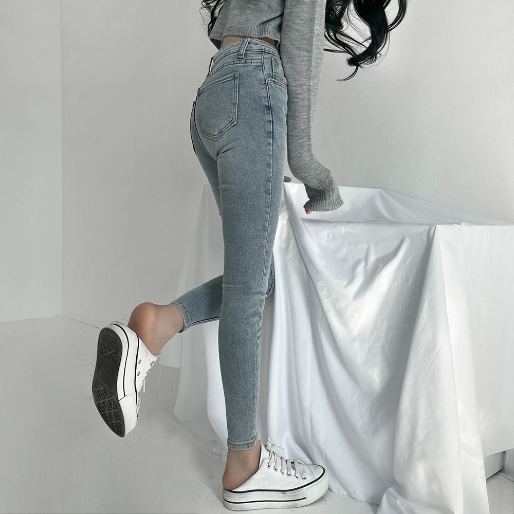 ライトブルースキニーデニムパンツ | レディースファッション