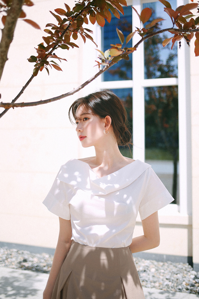 overE タックネックブラウス 96 アイボリー overE タックネック