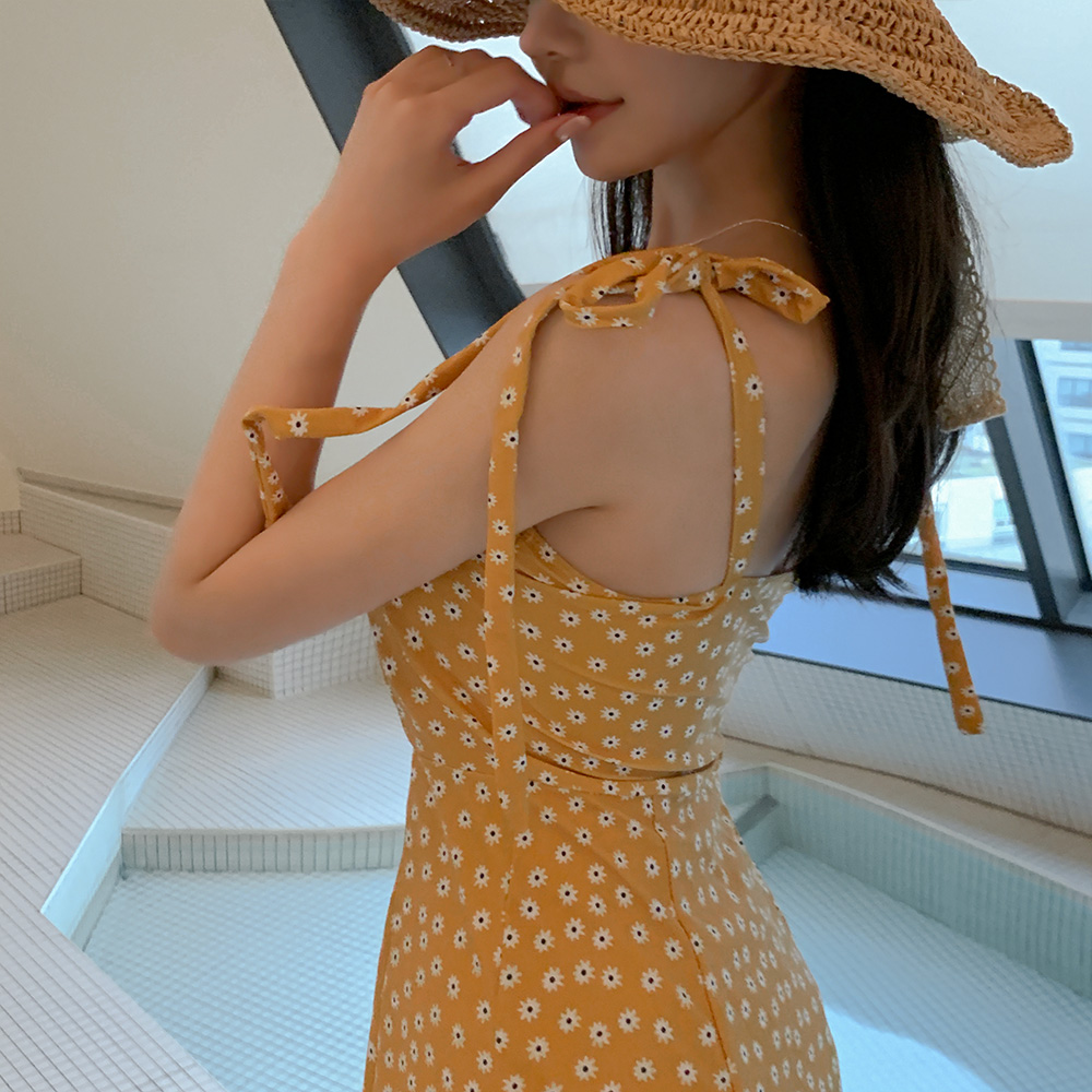 DAZY レディース ワンピース水着 花柄 ベージュ ベージュ系 ワンピース水着(レディース) - 海外通販のBUYMA