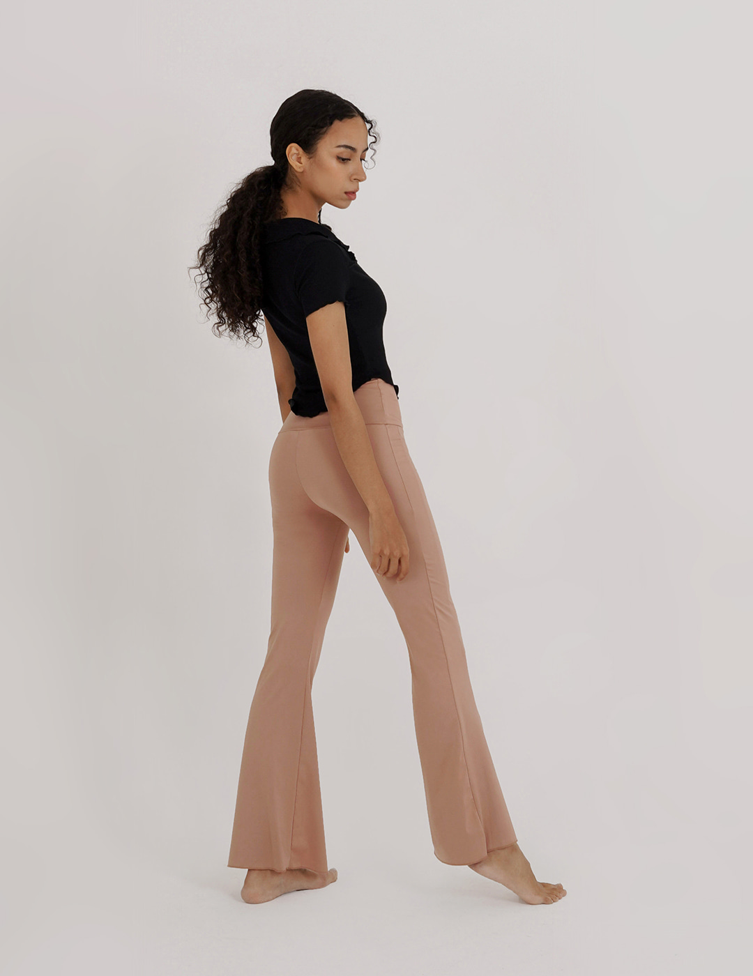 センタースリットフレアレギンス(apricot tan) | レディース
